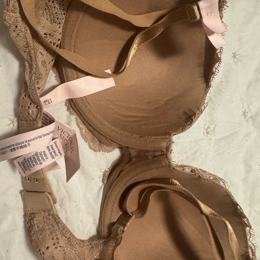 Victoria's Secret Beige Lace Bra